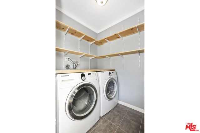 421 Beech Street, Los Angeles CA: https://media.crmls.org/mediaz/d79d1961-e429-4f1a-a68f-8cee970fd40c.jpg