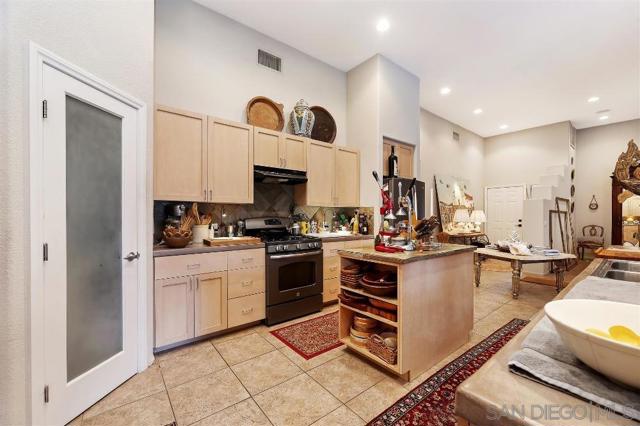 35659 Tranquil Pl, Cathedral City CA: https://media.crmls.org/mediaz/d79d8097-04ed-4102-bd9f-22e3d4a56f37.jpg