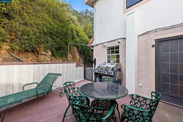 716 Gelston Pl, El Cerrito CA: https://media.crmls.org/mediaz/d79e206c-9982-414d-a825-a2e02a348a48.jpg