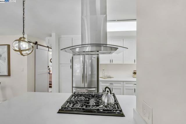 1541 Merced Street, Richmond CA: https://media.crmls.org/mediaz/d79f1d0d-85a3-43da-a586-22d98b125434.jpg