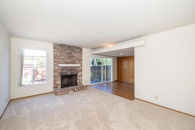 1648 Oak Avenue, Redwood City CA: https://media.crmls.org/mediaz/d79f6abf-13a0-4f46-a8ea-2ac122553b55.jpg