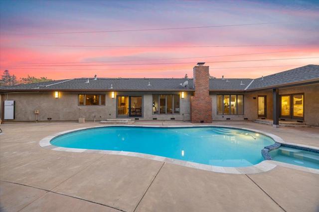 20811 Norada Court, Saratoga CA: https://media.crmls.org/mediaz/d79fa16a-b11d-486d-9b52-3924010c1504.jpg