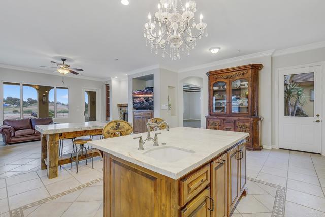 1508 Sequoia Lane, Vista CA: https://media.crmls.org/mediaz/d79ffb5b-53d4-44d4-a1f6-b198899635c0.jpg