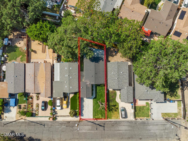 789 Glen Oaks Road, Thousand Oaks CA: https://media.crmls.org/mediaz/d7a0dd9b-b9b0-4b56-a01a-5c9cfc69bdc5.jpg