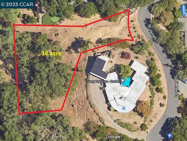 13 St James Court, Orinda CA: https://media.crmls.org/mediaz/d7a14123-7674-4b55-8f7b-1a3f46ba15b1.jpg