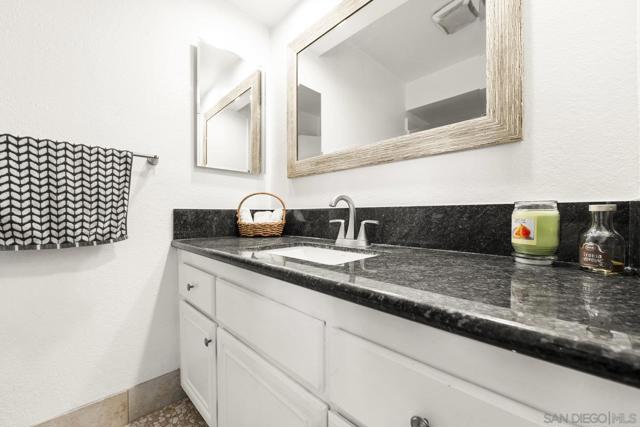 9997 Paseo Montril, San Diego CA: https://media.crmls.org/mediaz/d7a18fee-0f86-4523-9039-00270413dc7a.jpg