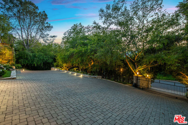 Drew Fenton | 422 Parkwood Drive Los Angeles CA | MLS: 7209274