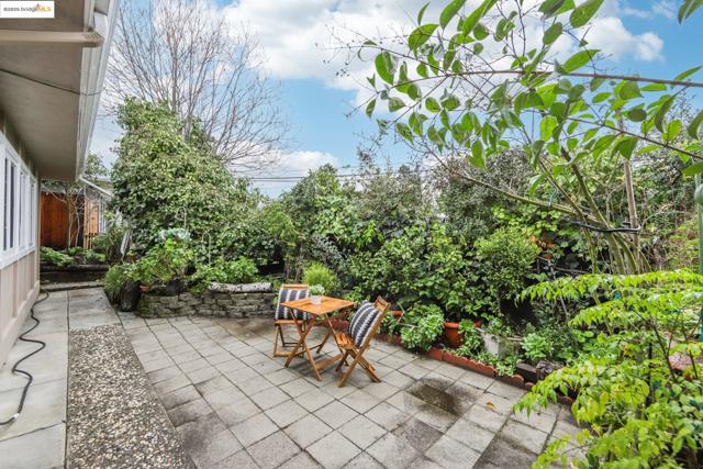 Image 6 of 60 For 5630 Greenridge Rd