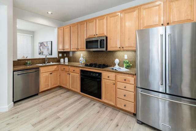 3767 Carmel View Rd #4, San Diego CA: https://media.crmls.org/mediaz/d7a1ef4e-fafb-4731-bfb5-37dff79b338e.jpg