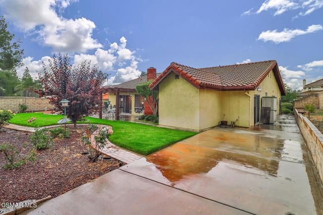 11820 Doral Avenue, Porter Ranch CA: https://media.crmls.org/mediaz/d7a2da8a-487d-4807-ab67-1fdd698f814d.jpg