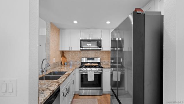 725 Brookstone Road, Chula Vista CA: https://media.crmls.org/mediaz/d7a33554-5019-49d0-9acc-77f6ae08fd9d.jpg