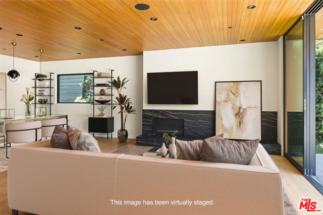 436 N Plymouth Boulevard, Los Angeles CA: https://media.crmls.org/mediaz/d7a3d925-6ac8-40bc-9de3-d052d429ed1d.jpg
