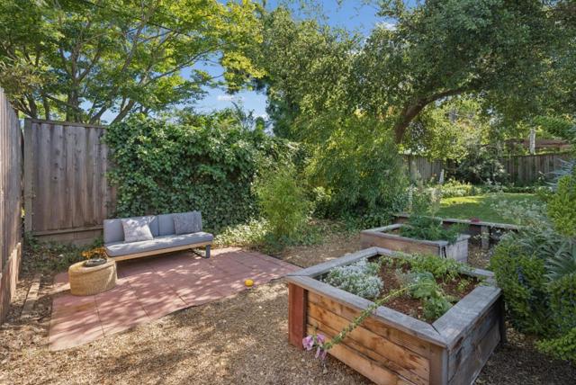 822 Dartshire Way, Sunnyvale CA: https://media.crmls.org/mediaz/d7a3dfe4-d5d2-472d-b97d-e904dcc4f89d.jpg