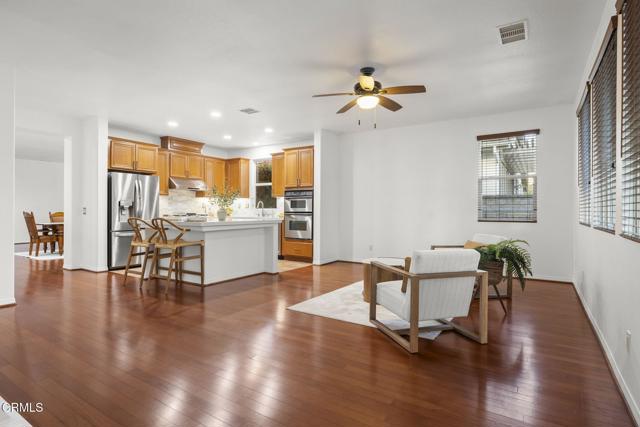 3806 Golden Pond Drive, Camarillo CA: https://media.crmls.org/mediaz/d7a4616f-ed54-4605-8a1d-df28c3e943d4.jpg