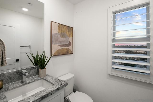 2779 VIA ALTA PL, San Diego CA: https://media.crmls.org/mediaz/d7a4d49f-a775-4171-95e9-6f3b2b034248.jpg