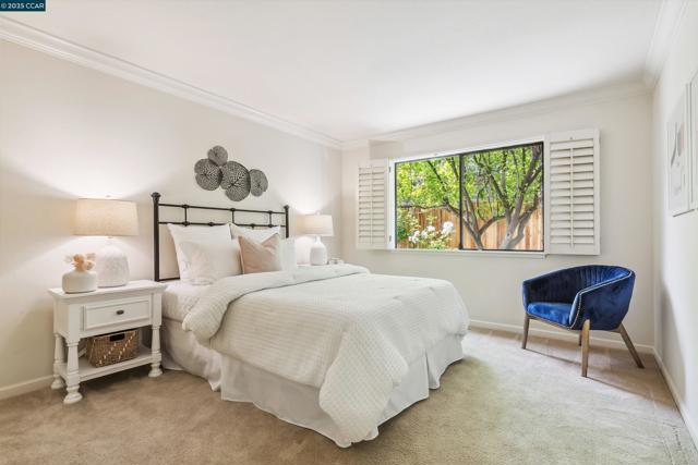 924 Cheyenne Dr, Walnut Creek CA: https://media.crmls.org/mediaz/d7a551c1-da58-41f9-bf92-960e411f2415.jpg