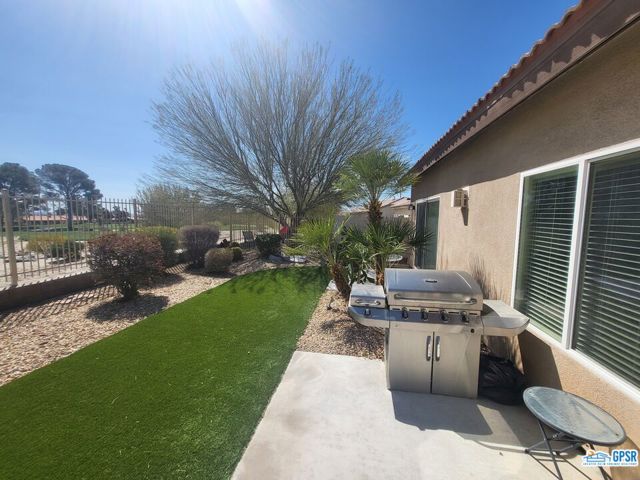 9122 SILVER STAR Avenue, Desert Hot Springs CA: https://media.crmls.org/mediaz/d7a594ae-f438-45fd-87c9-6d096c541380.jpg