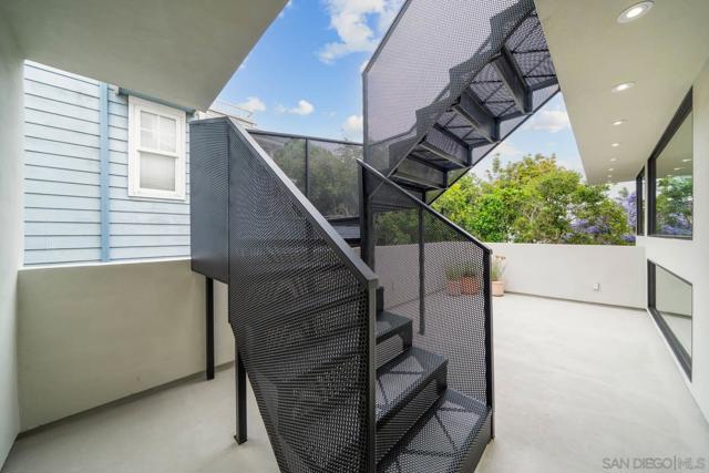 7372 76 Fay Ave, La Jolla CA: https://media.crmls.org/mediaz/d7a5ad58-552c-4222-a64c-cd6f909890ca.jpg