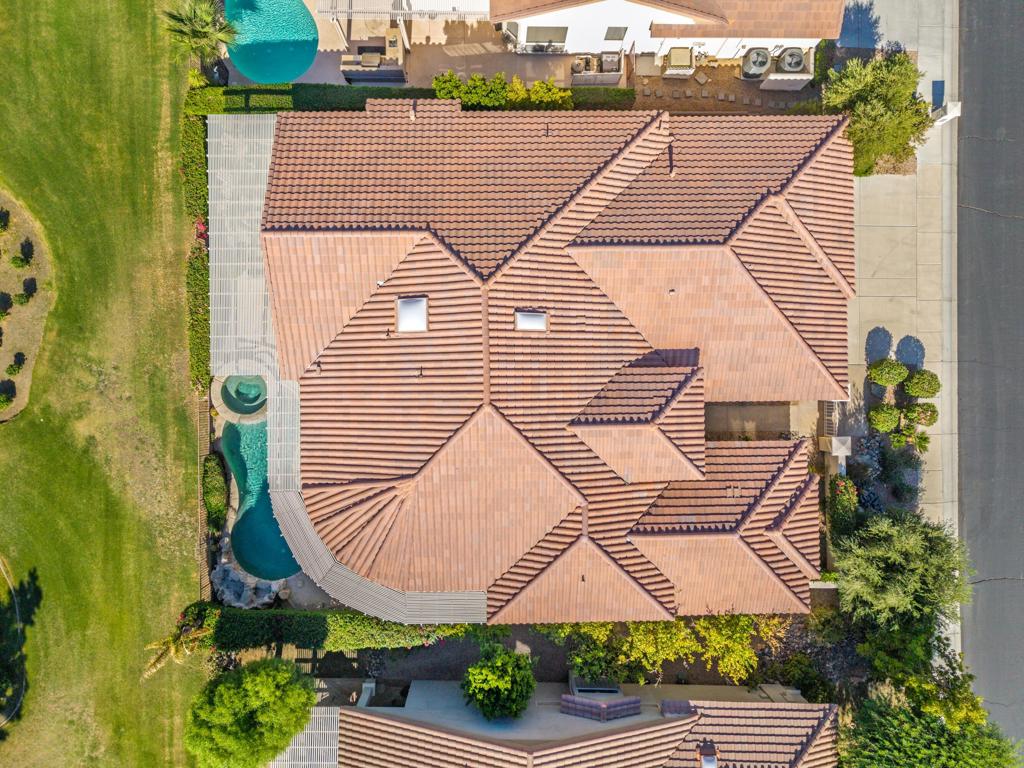 https://media.crmls.org/mediaz/d7a63642-08b9-4c63-9925-566e5d15be9c.jpg?preset=X-Large