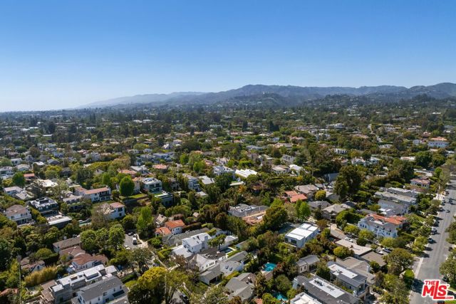 403 S Bundy Drive, Los Angeles CA: https://media.crmls.org/mediaz/d7a6873f-51f1-4d4c-9ee3-0ff1281aaf6a.jpg
