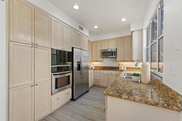 2909 Moreno Ave, Pleasanton CA: https://media.crmls.org/mediaz/d7a6b802-6d0b-44fb-bd6a-1623ecdced95.jpg