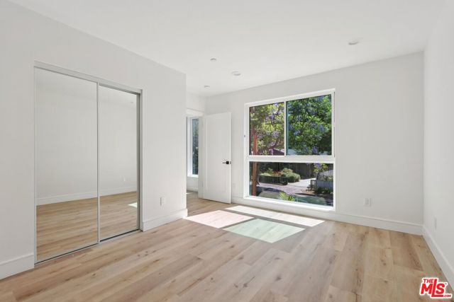 2111 1/2 Holly Drive, Los Angeles CA: https://media.crmls.org/mediaz/d7a709cd-f7d1-430b-9c65-272237d89c61.jpg
