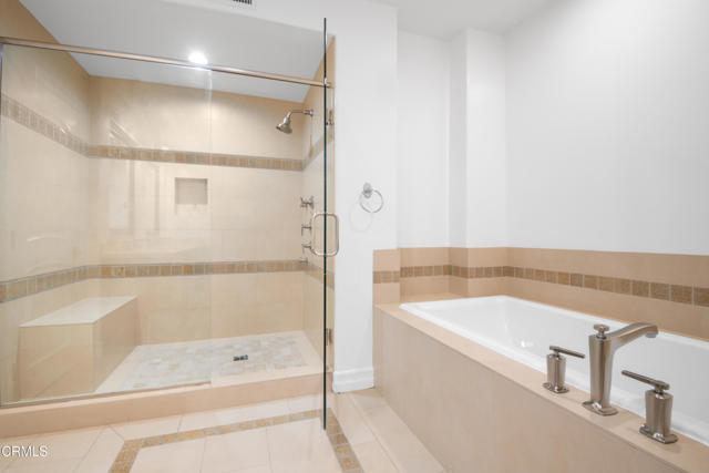 Detail Gallery Image 24 of 45 For 11961 Darlington Ave #3,  Los Angeles,  CA 90049 - 4 Beds | 3 Baths