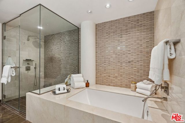 1755 Ocean Avenue, Santa Monica CA: https://media.crmls.org/mediaz/d7a7f6e0-e782-4a8c-8eca-c40497511af9.jpg