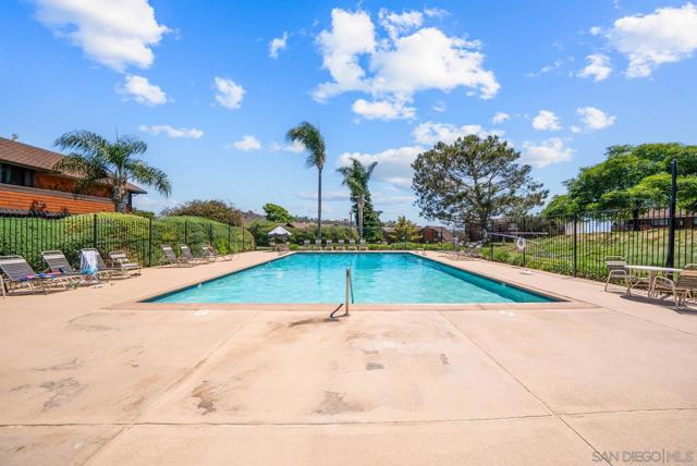 2459 Caminito Ocean Cv, Cardiff by the Sea CA: https://media.crmls.org/mediaz/d7a85461-b34d-4340-83b6-8c9344ae3210.jpg