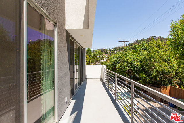 3907 De Longpre Avenue, Los Angeles CA: https://media.crmls.org/mediaz/d7a8c580-f37f-4aa3-bcf9-ccdade46e8e4.jpg