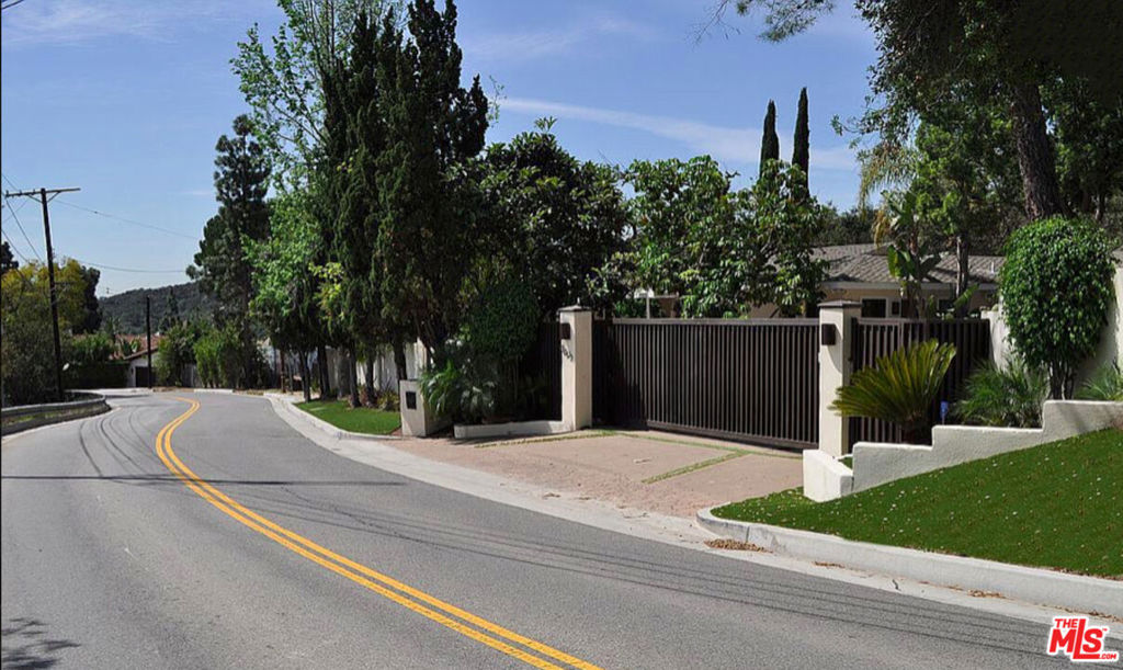 3001 BENEDICT CANYON Drive, Beverly Hills, CA 90210