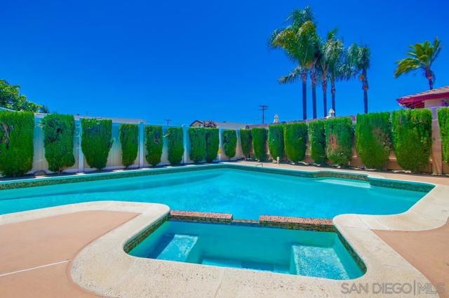 5215 Palmyra Ave, San Diego CA: https://media.crmls.org/mediaz/d7a92c85-51c4-425d-a821-94416c89e96a.jpg
