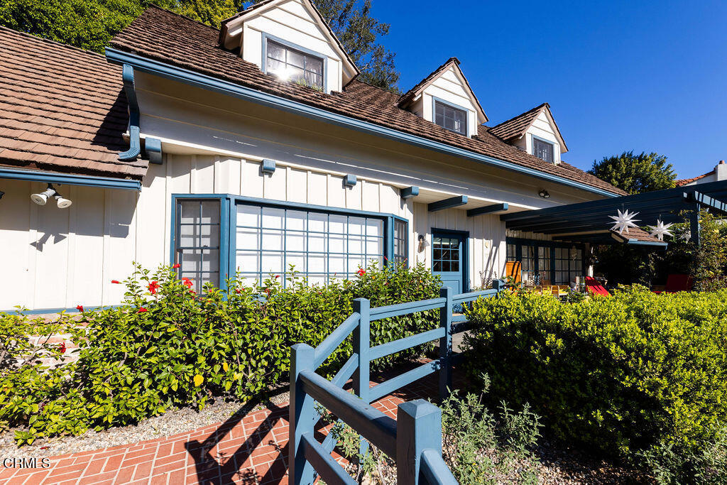 4053 Cromwell Avenue