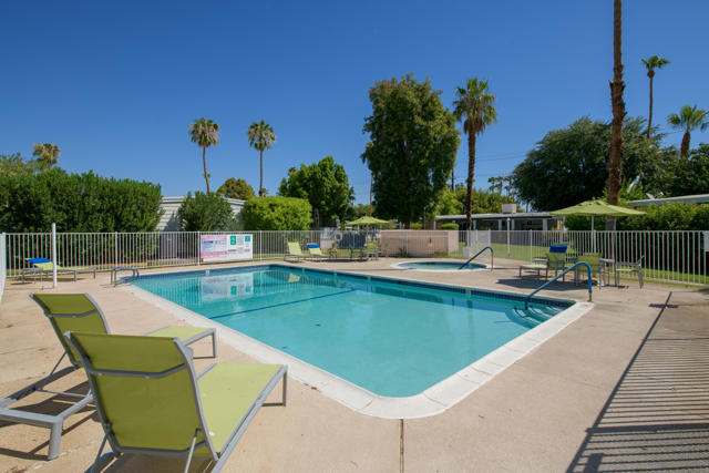 18 Calle De Las Nubes, Palm Springs CA: https://media.crmls.org/mediaz/d7aa4bc8-eb34-48be-b86e-6dcd60d128ab.jpg