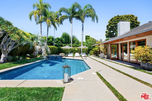 1125 Napoli Drive, Pacific Palisades, CA 90272