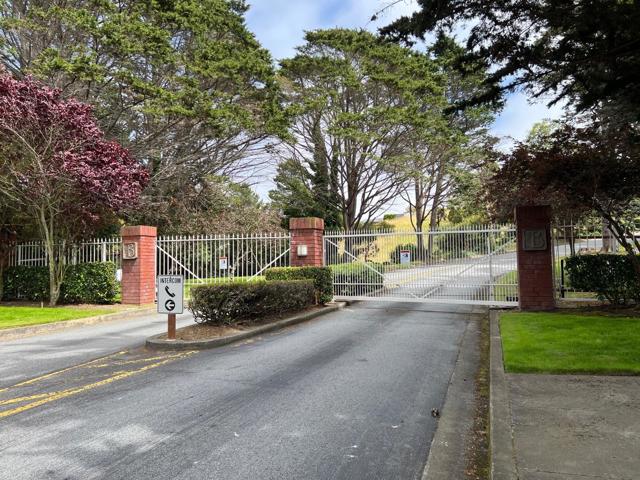 82 Crown Circle, South San Francisco CA: https://media.crmls.org/mediaz/d7aac74c-1d4d-4c4d-9cf9-911f8f4b2054.jpg