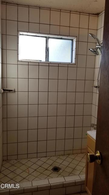 146 Navarro Street - Shower