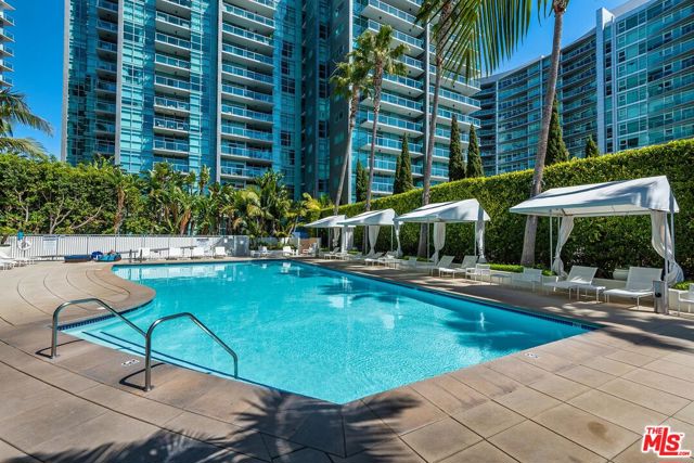 13700 Marina Pointe Drive, 630 photo 52