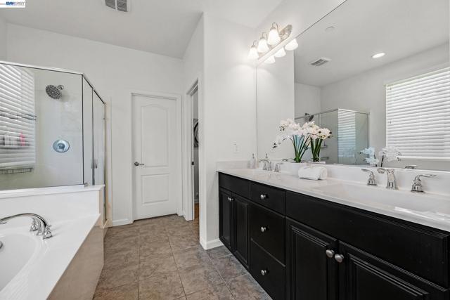 Image 23 of 34 For 8219 Brookhaven Cir