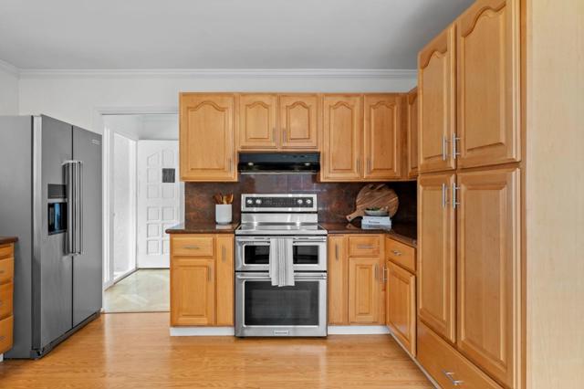 260 Lake Drive, San Bruno CA: https://media.crmls.org/mediaz/d7ad7afa-1036-408f-9eeb-0ab282f8e43a.jpg