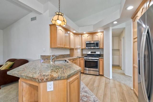 5261 Hubbert Street, Oceanside CA: https://media.crmls.org/mediaz/d7ae00b7-3c62-4023-8bb7-fa973700a900.jpg