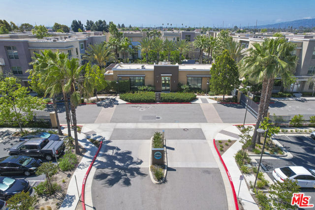552 E Carson Street, Carson CA: https://media.crmls.org/mediaz/d7ae18fb-a7b9-469a-be84-24b744ceaaf5.jpg
