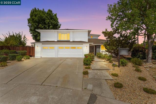 110 Santa Rosa Pl, San Ramon CA: https://media.crmls.org/mediaz/d7b04b22-cabf-4531-be45-611f6baa7f0a.jpg