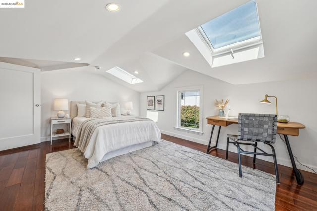803 Evelyn Ave, Albany CA: https://media.crmls.org/mediaz/d7b05dee-d152-4879-b399-042eea6cd954.jpg
