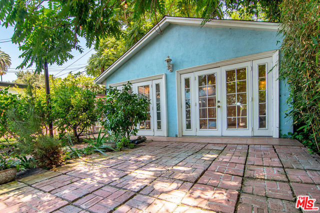 720 N Ogden Drive, Los Angeles CA: https://media.crmls.org/mediaz/d7b07d1a-2d8a-498b-b9c6-81d977eccabd.jpg