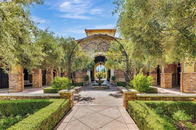3579 Rimini Ln, Dublin CA: https://media.crmls.org/mediaz/d7b0b72d-bb15-435b-a24c-4610a922a1e8.jpg