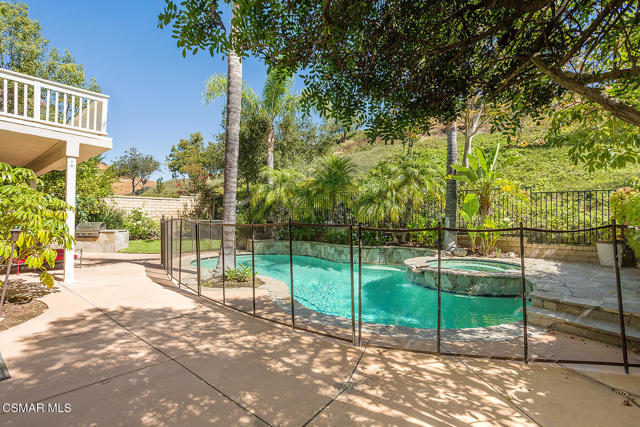 1034 Lambourne Place, Oak Park CA: https://media.crmls.org/mediaz/d7b0cb16-c7a8-48d0-8bb2-f8bdd8d4bb29.jpg