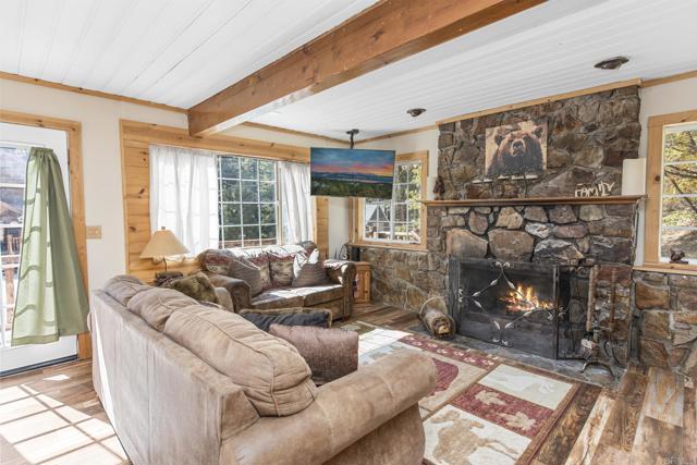 Detail Gallery Image 4 of 33 For 43400 Sheephorn Rd, Big Bear Lake,  CA 92315 - 3 Beds | 2 Baths