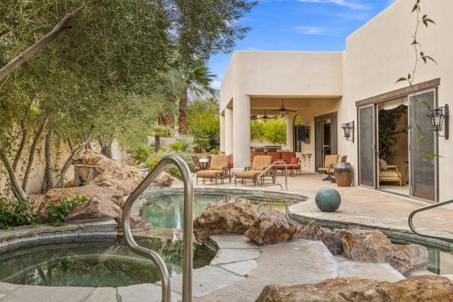 49240 Jfk Trail, Palm Desert CA: https://media.crmls.org/mediaz/d7b100d0-bb41-49f9-adf0-207b42a47b56.jpg