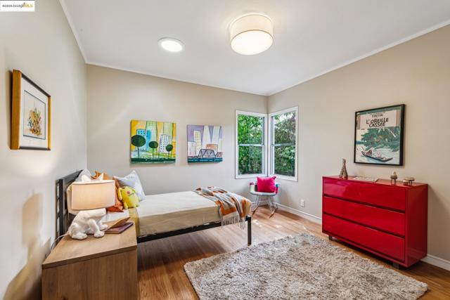 1621 Everett St, El Cerrito CA: https://media.crmls.org/mediaz/d7b11a7e-944e-4925-9651-d22919cde806.jpg